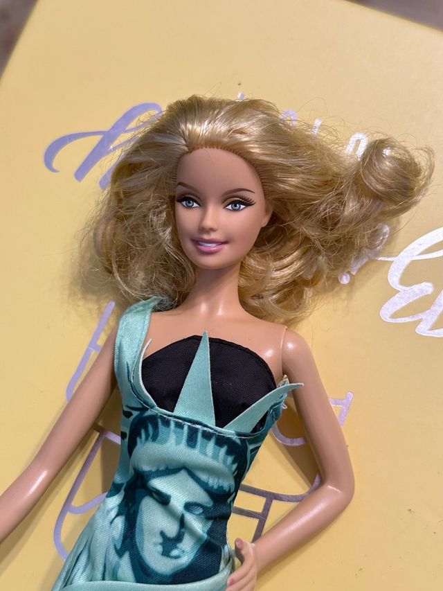 2010 Statue Of Liberty Barbie Doll The World Landmark Series