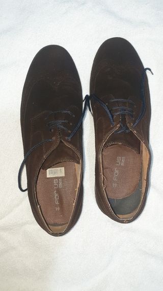 Zapatos marrones ante