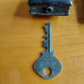 2 Candados antiguos de hierro