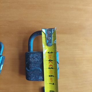 2 Candados antiguos de hierro