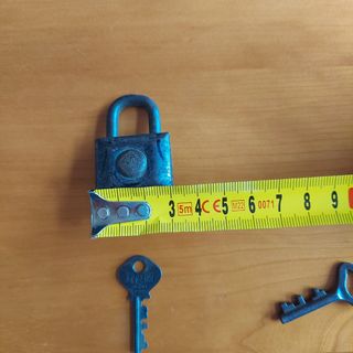 2 Candados antiguos de hierro