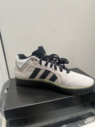 Adidas Tyshawn - NUEVAS SIN USO