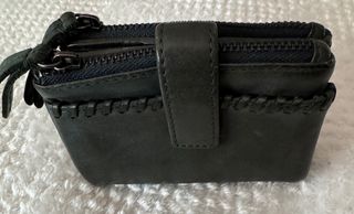Cartera y monedeto de piel BIBA.
Color verde.