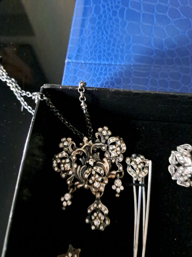 Aderezo de valenciana en plata vieja para adulta