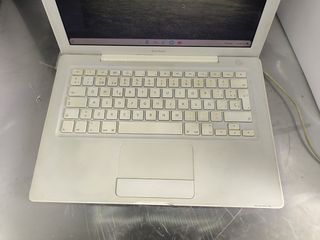 MacBook blanco A1181
