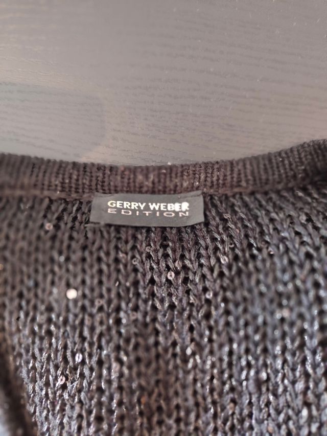 Chaqueta punto negra