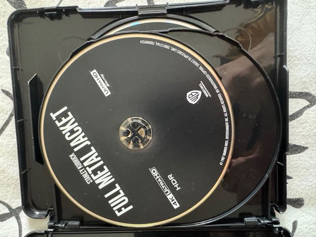 Chaqueta Metálica 4K UHD Blu-ray DVD