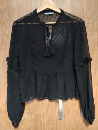 Blusa plumeti negra talla M Stradivarius 