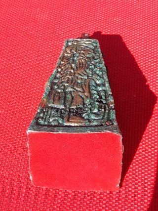 Figura azteca vintage guerrero sentado