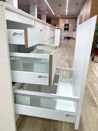 Cocina nueva lacada- Renovación Showroom