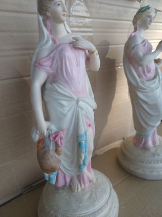 pareja de figuras de porcelana 