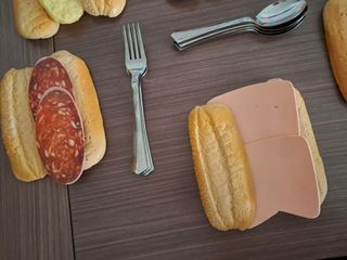 Comida juguete hiperrealista