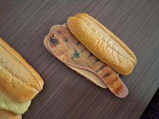 Comida juguete hiperrealista