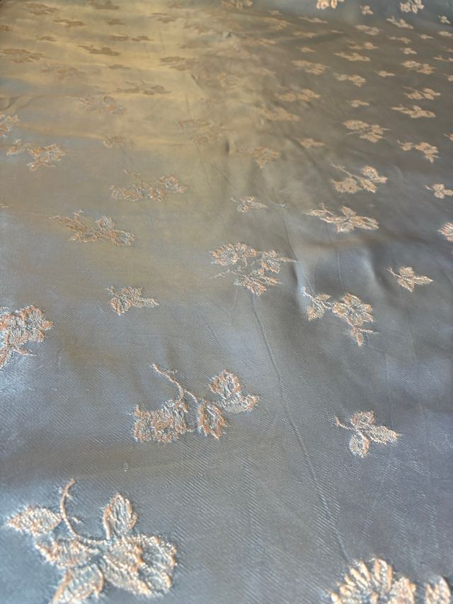 Copriletto Azzurro in Raso - Ricamo Fiori