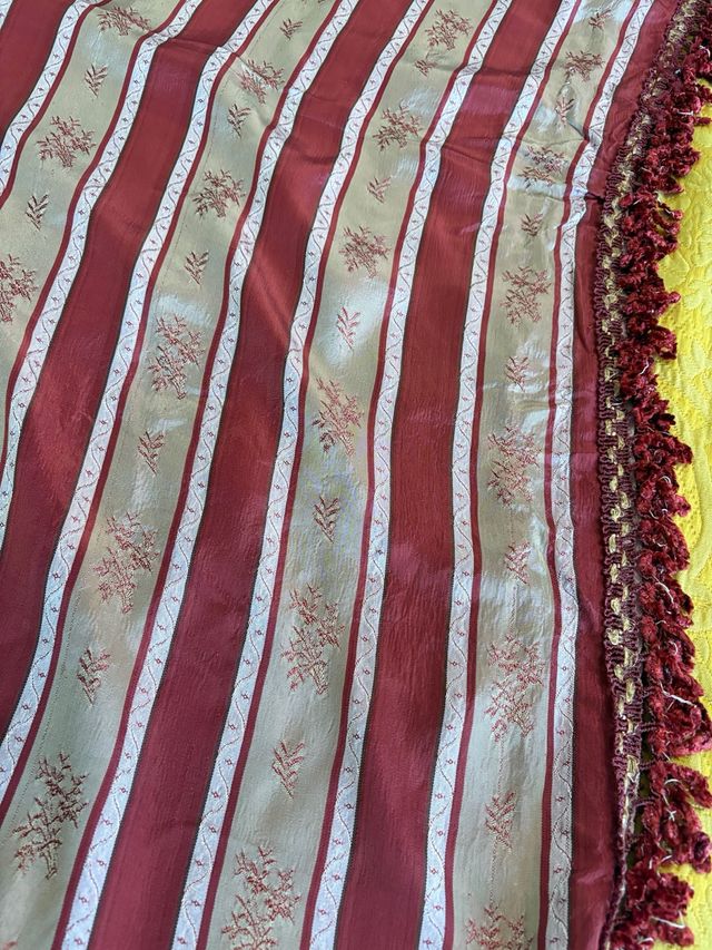 Copriletto bordeaux a righe