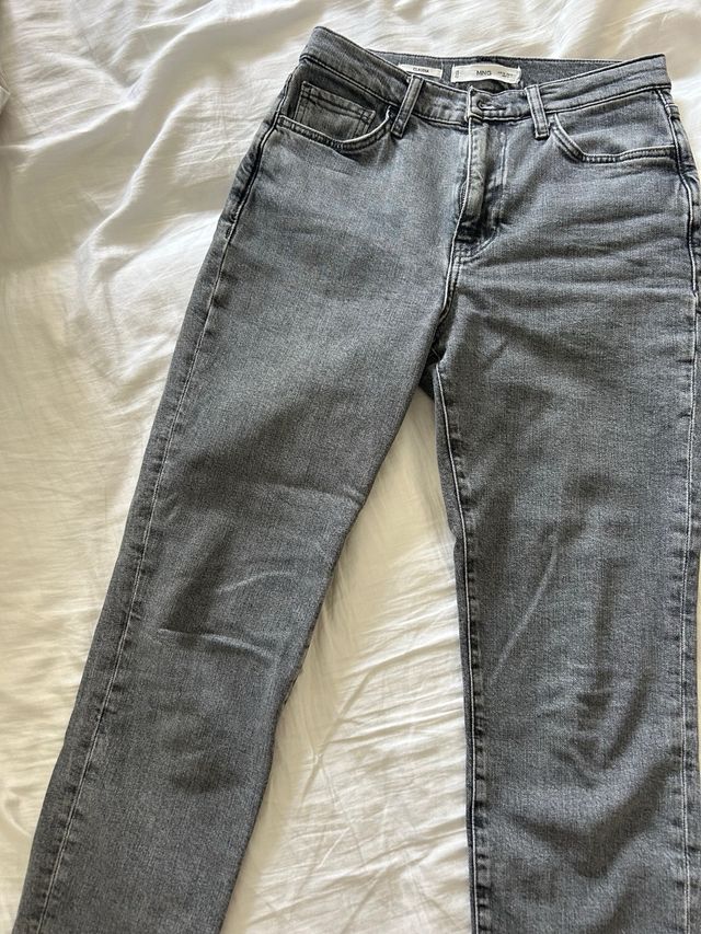 Vaqueros Mango Claudia grises