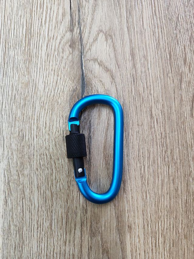 Mosquetón de Aluminio con Rosca Seguridad Azul Cla