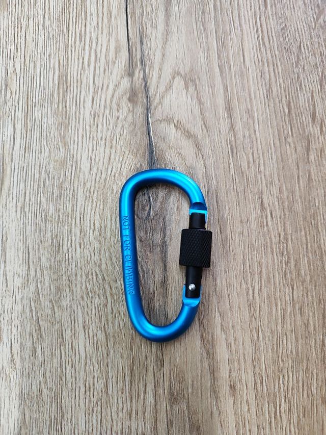 Mosquetón de Aluminio con Rosca Seguridad Azul Cla