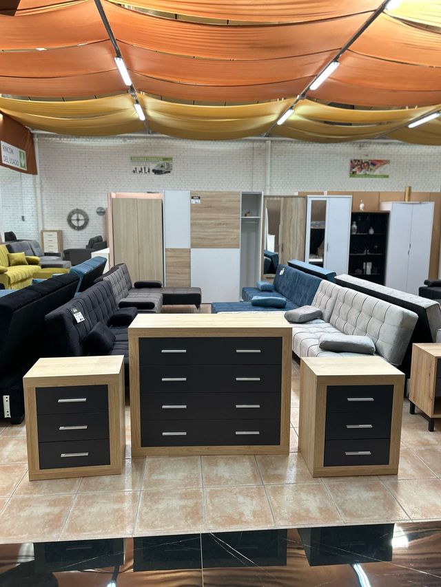 Set di mobili! Comò + 2 comodini