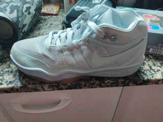 Zapatillas Nike GT Hustler 2 Blancas