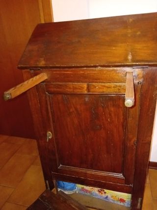 Inginocchiatoio antico in legno di noce
