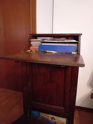 Inginocchiatoio antico in legno di noce
