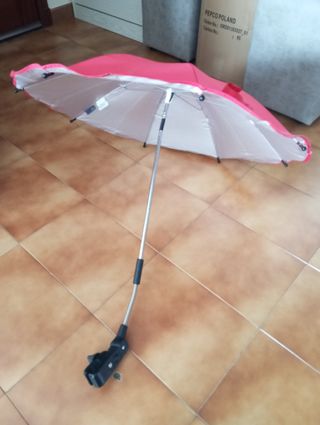 Sombrilla para sillita de paseo.