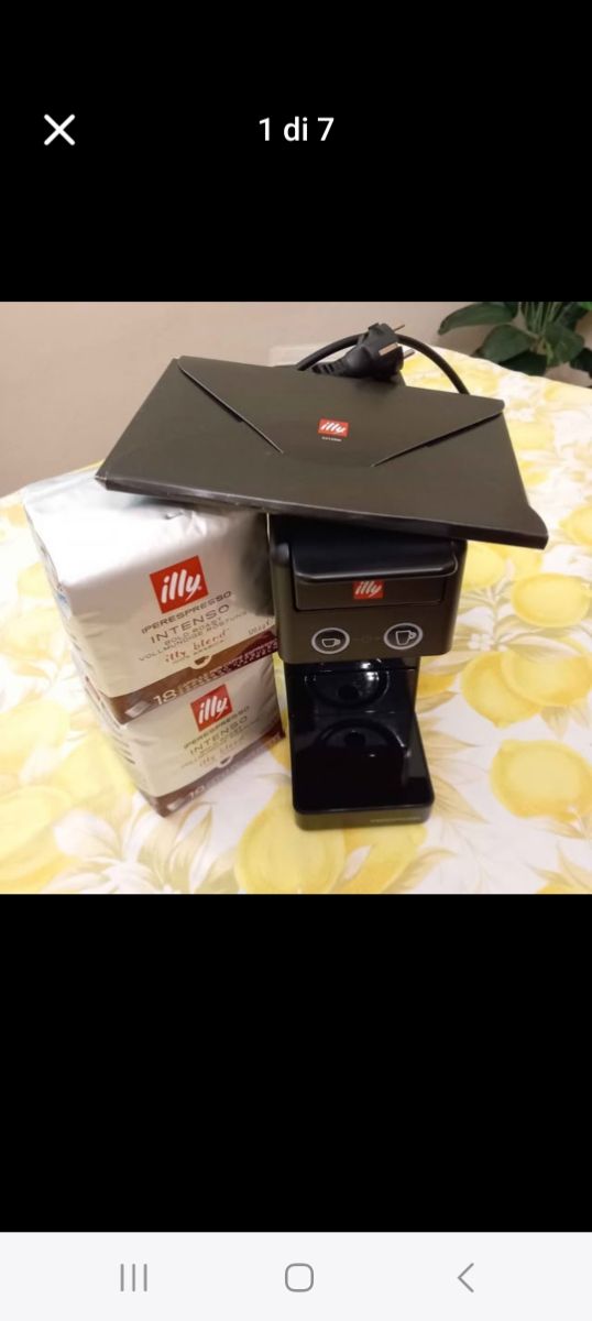Macchina per caffè illy 