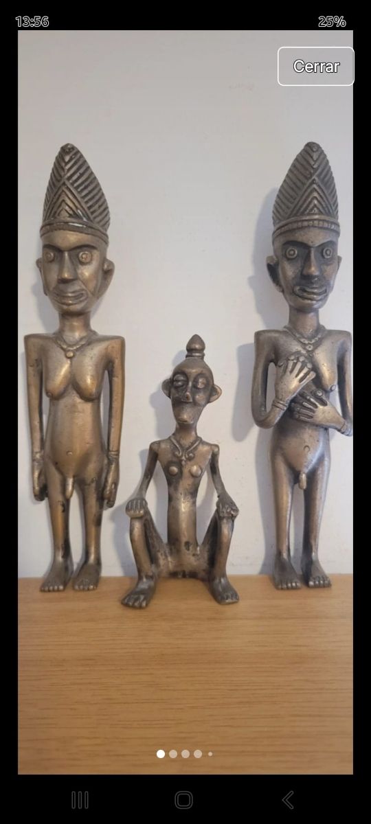 Mascara africana madera