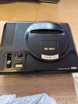 Sega Mega Drive 16-bit con mando y cables original