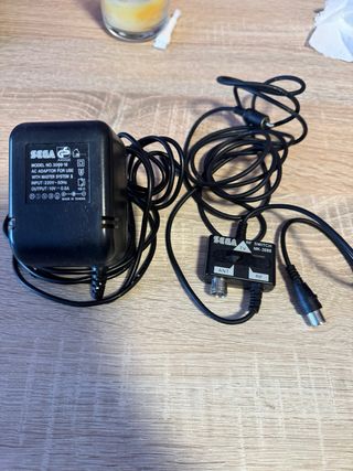 Sega Mega Drive 16-bit con mando y cables original