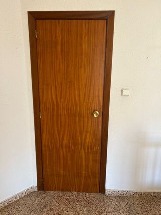 Puertas de paso chapa madera
Precio unidad