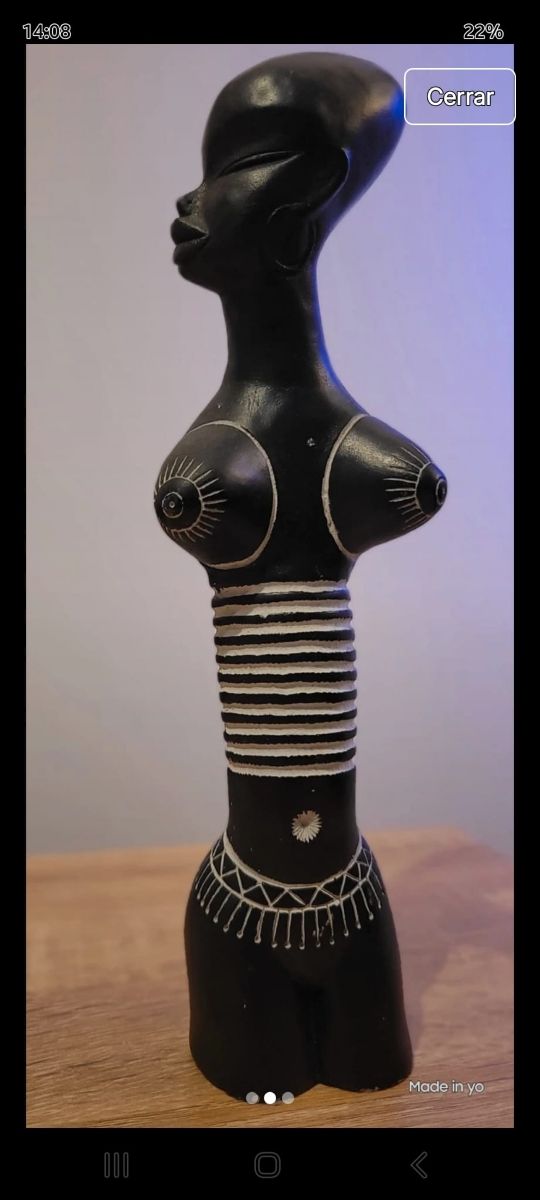 Mascara africana madera