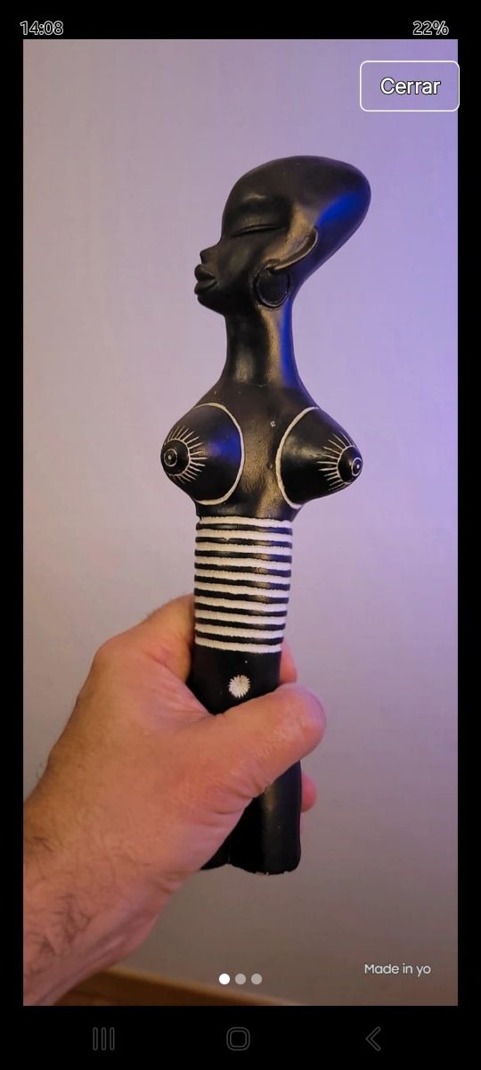 Mascara africana madera