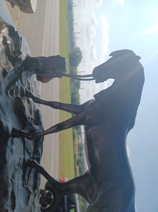 Figura de bronce representando un caball