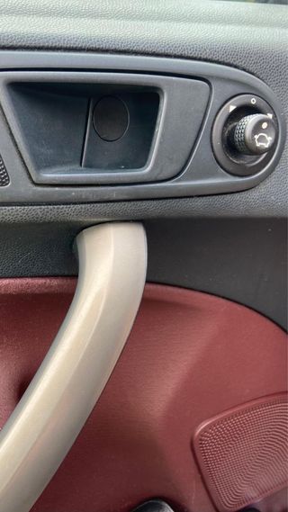 Tapa tornillo puerta Ford Fiesta mk6