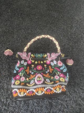 Bolso piel Parfois Bordado