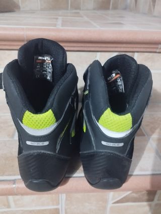 Se vende botas de moto en perfecto estado,
