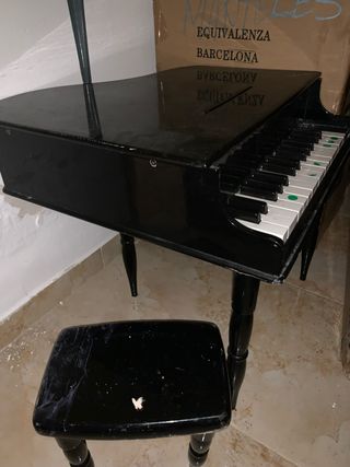 Pianoforte a coda per bambini @s 2/8 anni