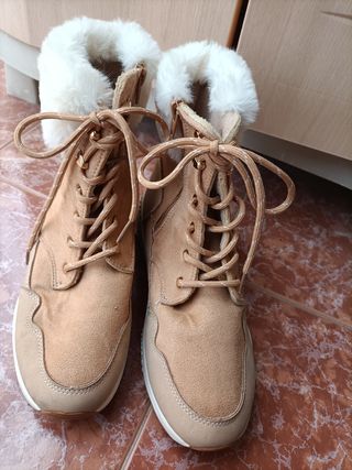 Botín chica talla 40 beige con pelito