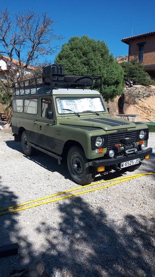 Land Rover Defender 1989