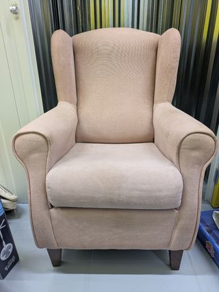 Sillón orejero rosa - seminuevo