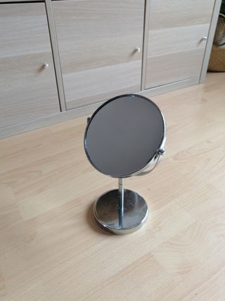 Espejo de tocador plateado
