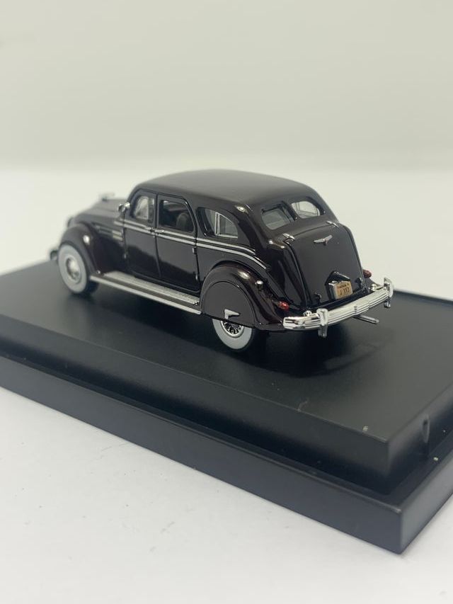 Chrysler Airflow Imperial Eight Masterpiece 1/87