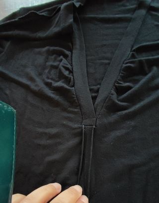 Maglia nera maniche lunghe