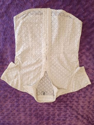 Blusa blanca bordada