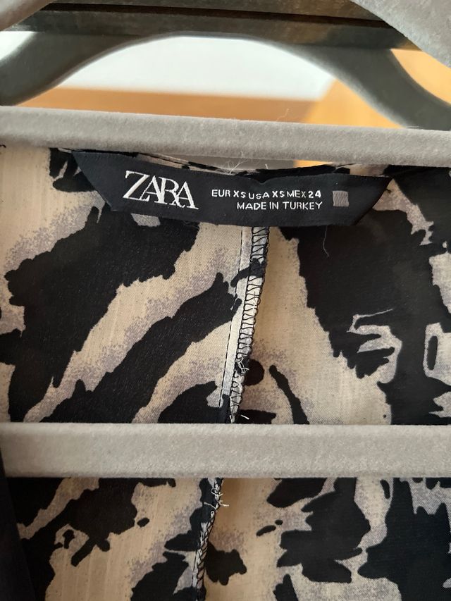 Vestido Zara XS estampado cebra