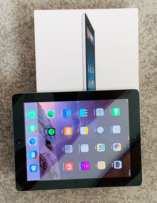 iPad 4a generación Capacidad 32 GB funciona