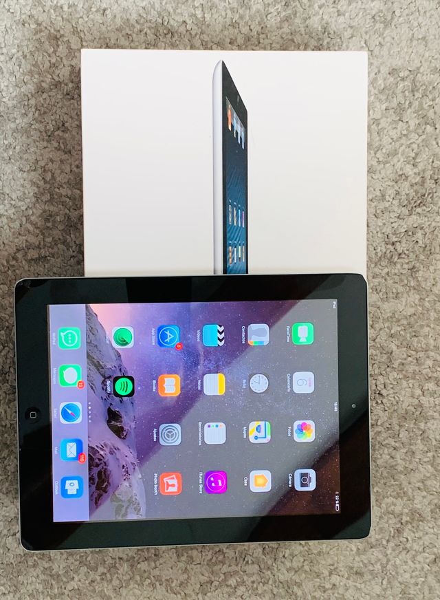 iPad 4a generación Capacidad 32 GB funciona