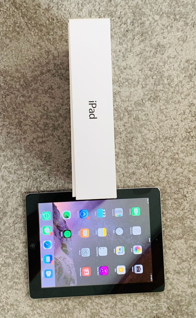 iPad 4a generación Capacidad 32 GB funciona